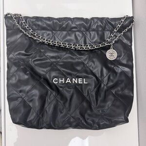 Chanel 22 - Black Tote